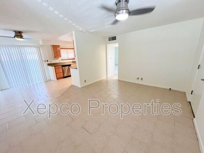 Building Photo - 516 Desert Way