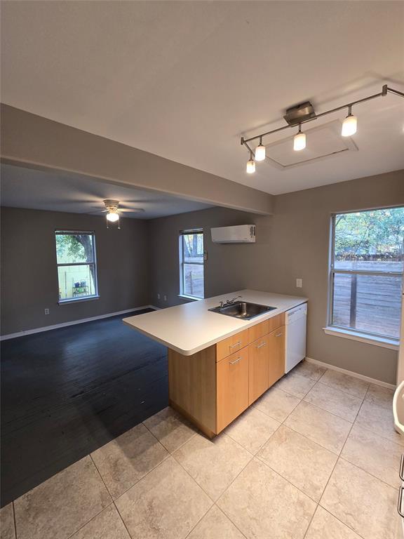 Foto del edificio - 1703 Maple Ave