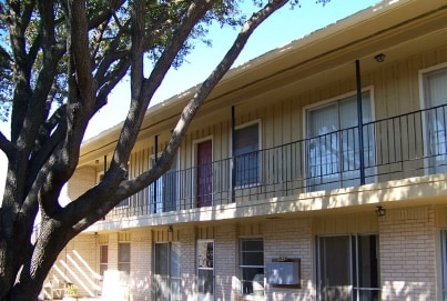 Building Photo - 1420-1426 N Elm