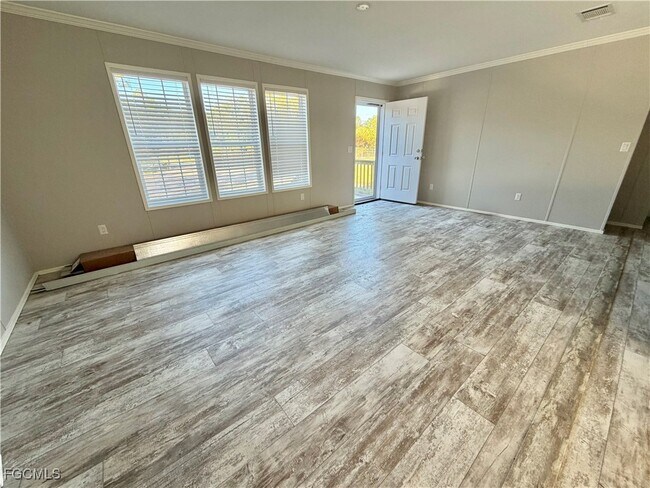 Building Photo - 105 W Marimba Cir