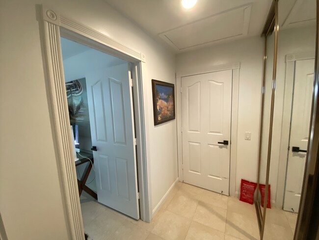 Building Photo - 9124 Sun Terrace Cir