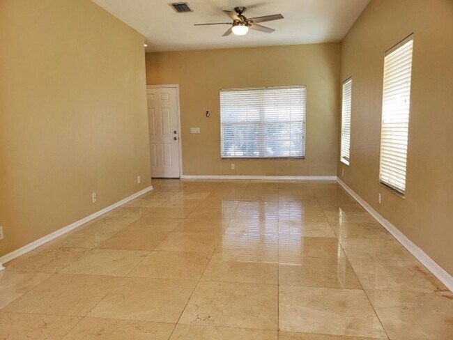 Foto del edificio - Available Now! Spacious 3 bedroom 2 bathroom home!!!