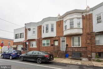 Building Photo - 2205 S 20th St