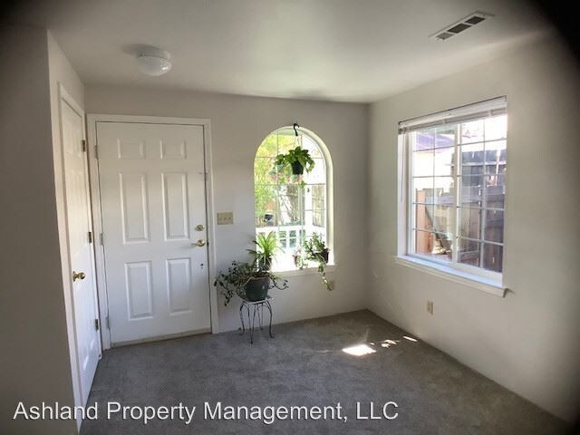 Building Photo - 3 br, 2 bath House - 2775 Diane St.
