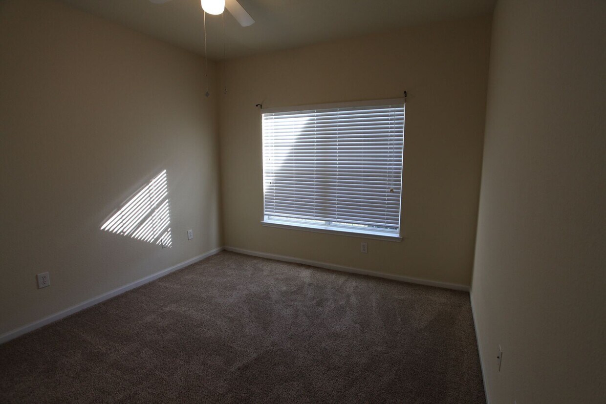 Primary Photo - Two Bedroom at Longleaf Villas!