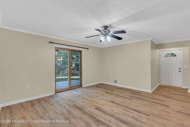 Foto del edificio - 134 Whispering Oaks Way