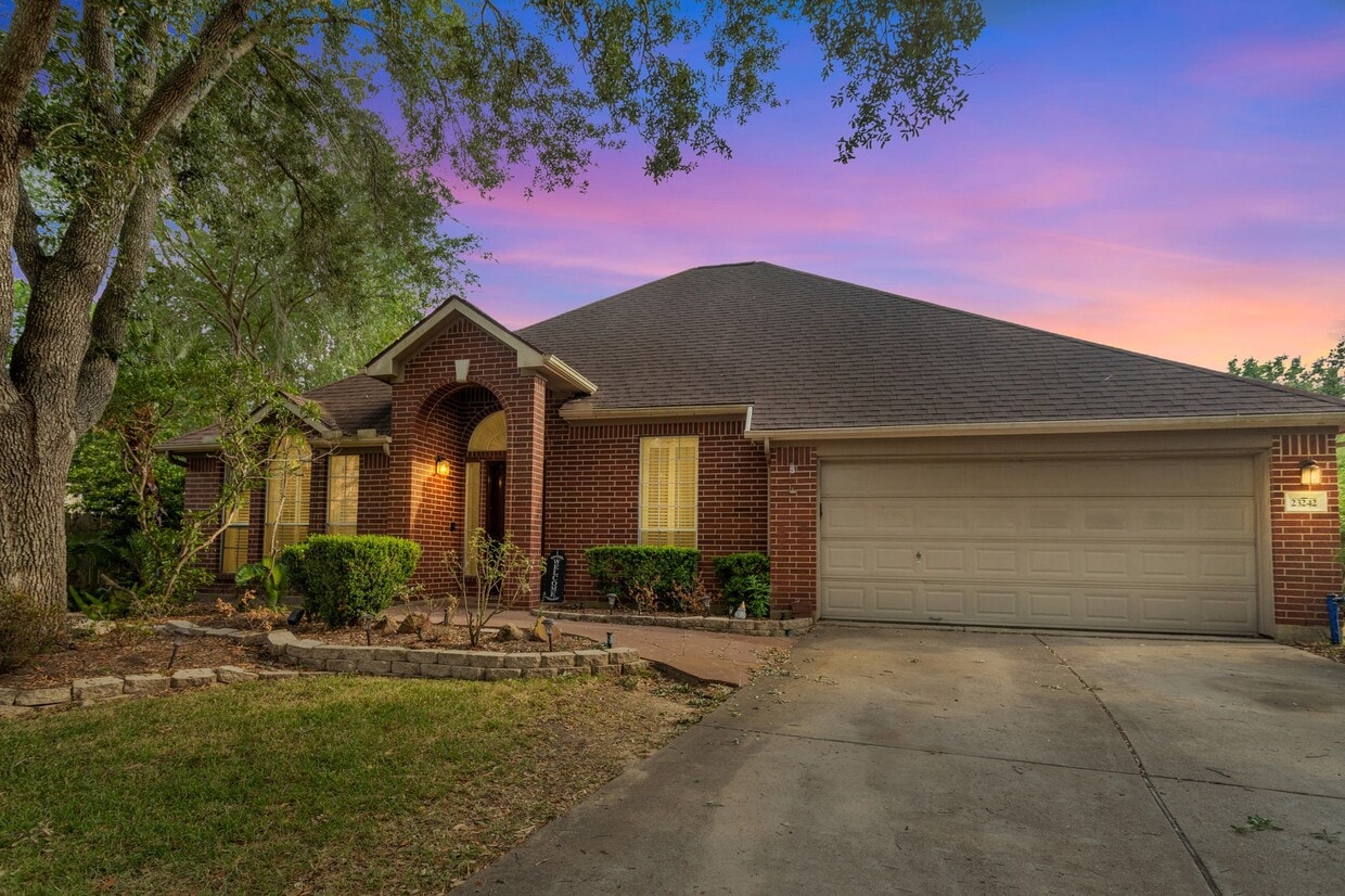 Foto principal - 23242 Willow Canyon Dr