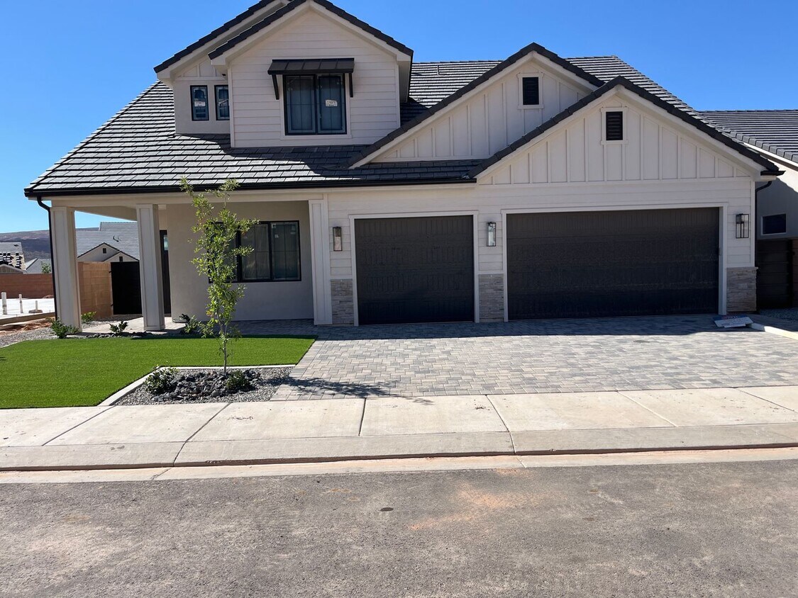 Primary Photo - 5 bed | 4.0 bath | 3 car garage brand new ...