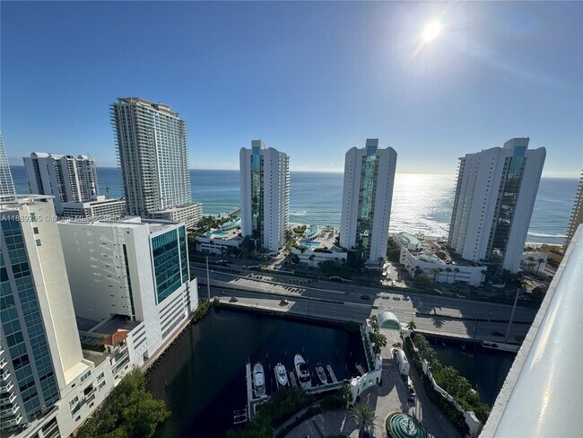 Building Photo - 16400 Collins Ave
