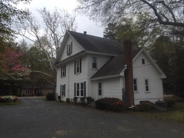 Foto del edificio - 95 Community Rd