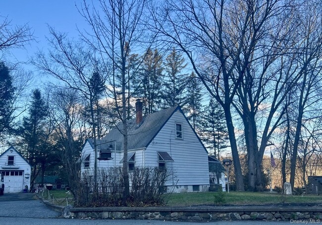 Building Photo - 6A Post Rd