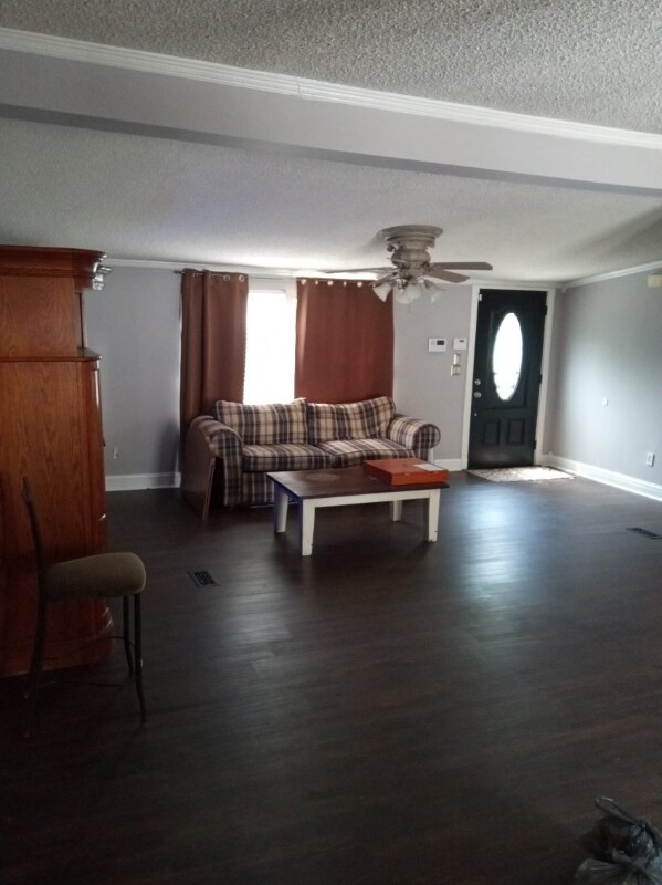 Foto del edificio - 881 Whaler Pl