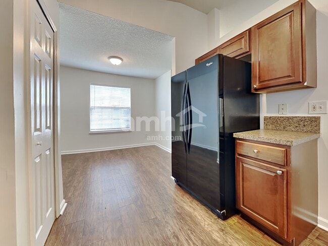 Foto del edificio - 1052 Buttercup Dr