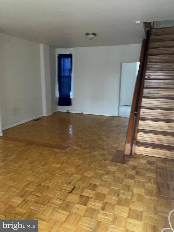 Foto del edificio - 6239 N Woodstock St