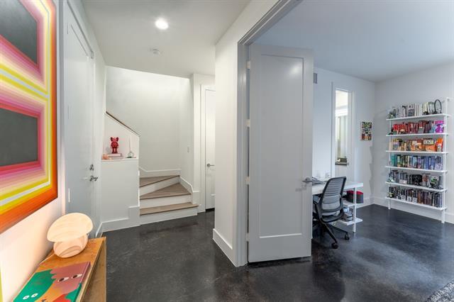 Building Photo - 4943 Lexington Ct
