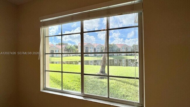 Foto del edificio - 4220 San Marino Blvd