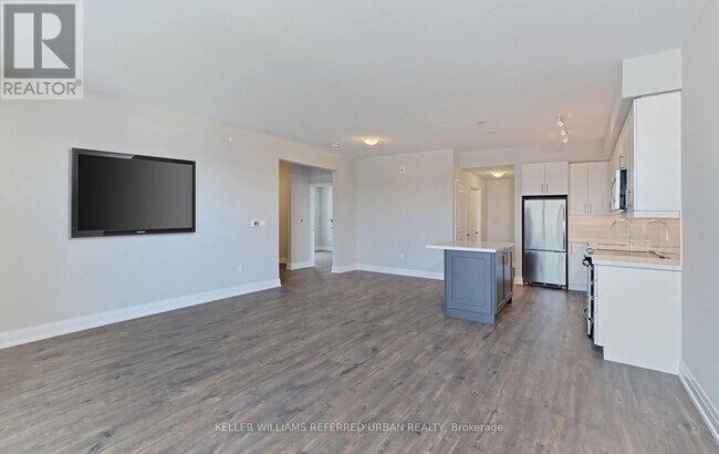 Building Photo - 555 William Graham Dr