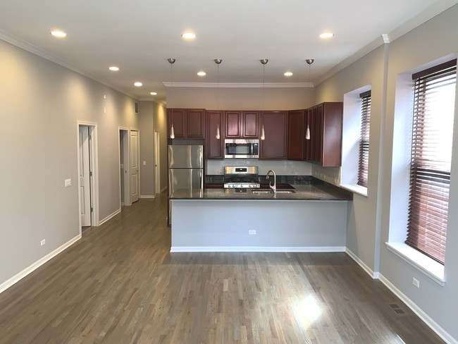 Foto del edificio - 2717 N Halsted St
