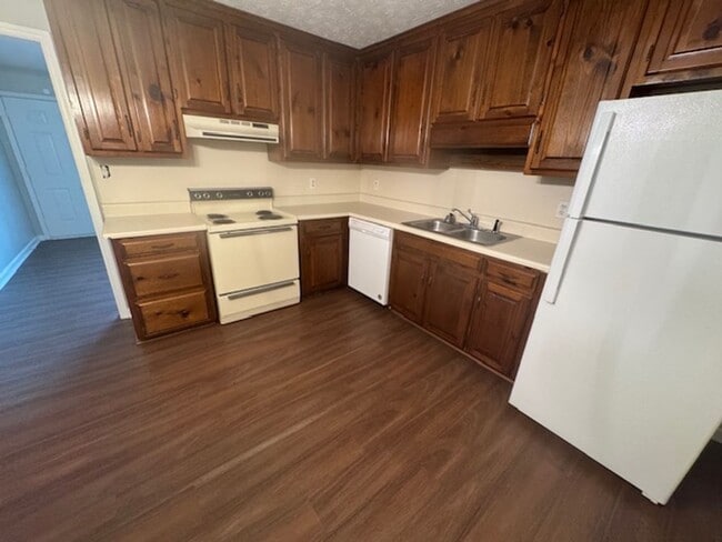 Building Photo - 105 Wynnwood Dr