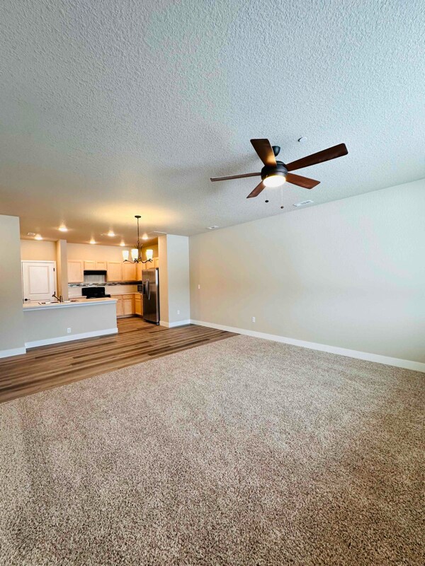 Foto del edificio - 6933 4th St Rd