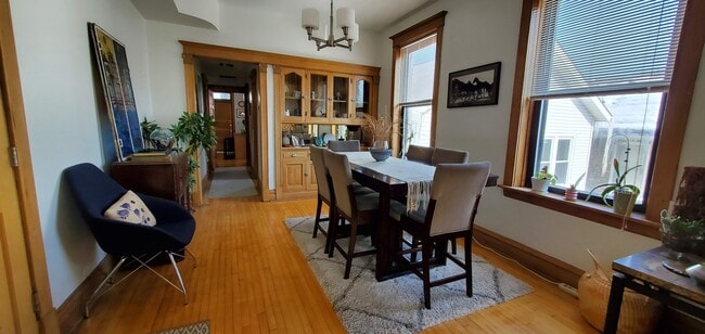 Foto del edificio - 1750 W Superior St