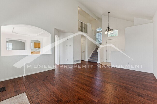 Foto del edificio - Spacious Home with Fenced Yard and Central AC