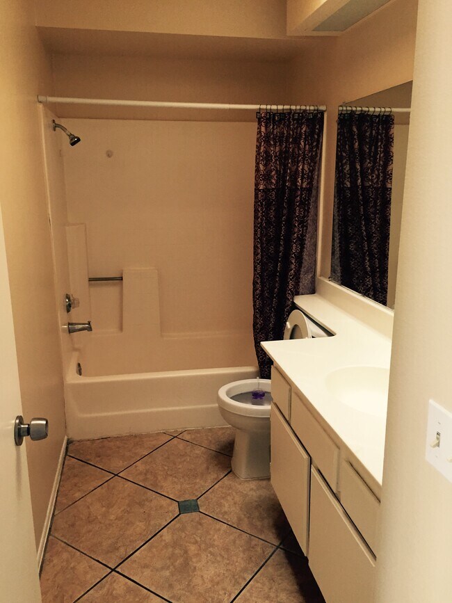 Foto del edificio - 1943 Padilla Dr