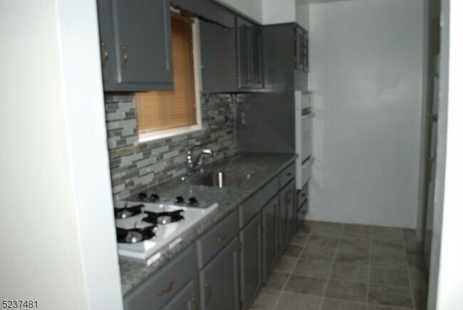 Foto del edificio - 180 Littleton Rd