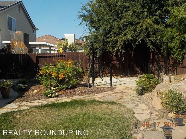 Building Photo - 9721 Toscano Dr