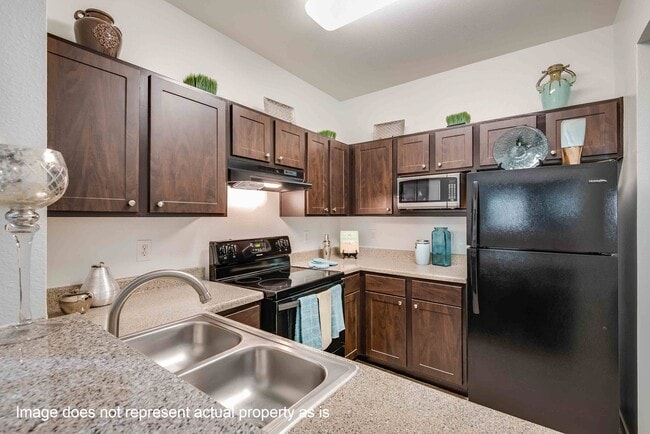 Foto del edificio - 2400 Spring Rain Dr