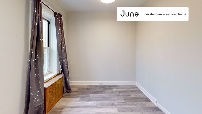 Building Photo - Room in Shared 3 bed/1 bath home in Ridgewood