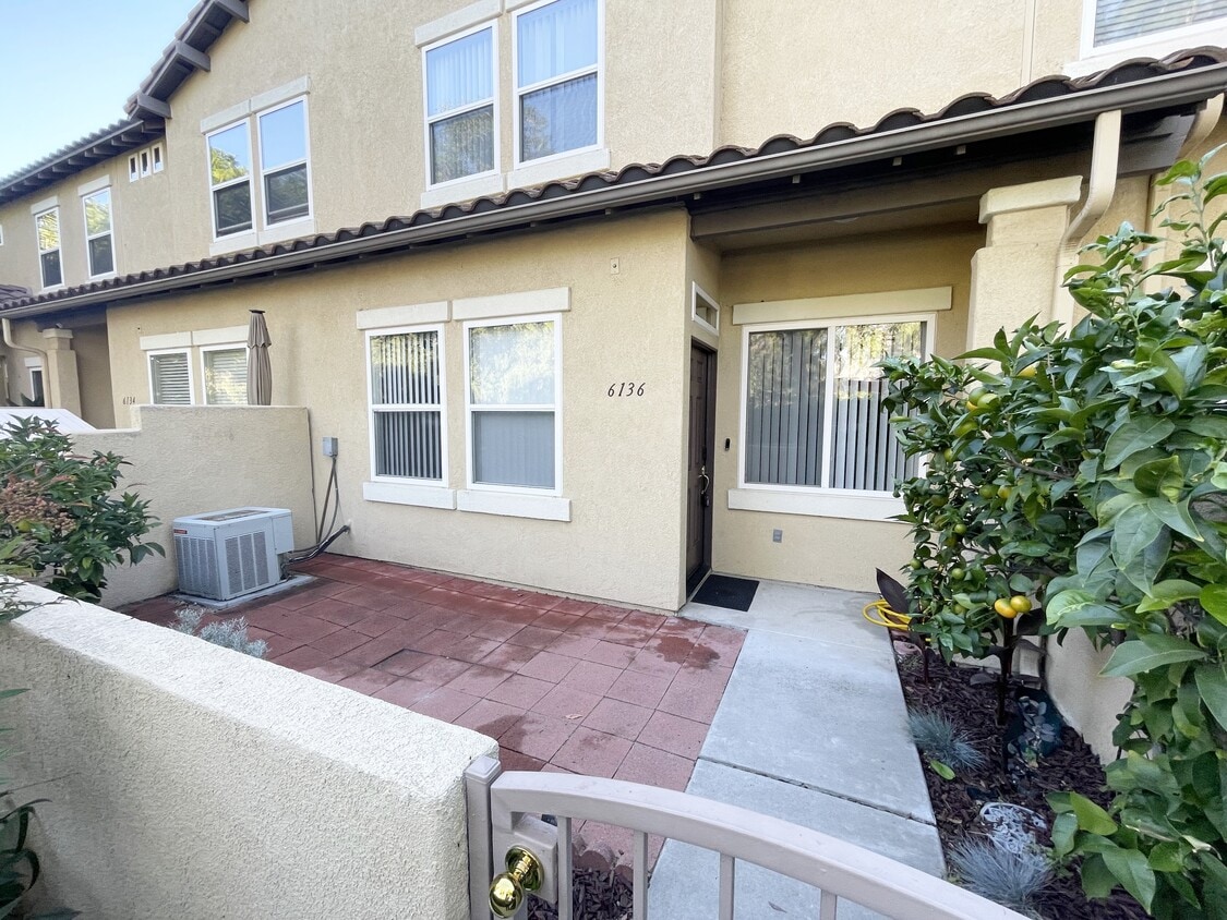 6136 Citracado Cir Unit 6136, Carlsbad, CA 92009 Condo for Rent in