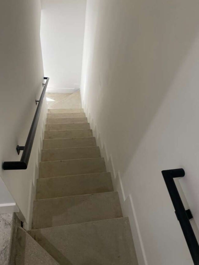 Building Photo - Elegworld 6233 NW