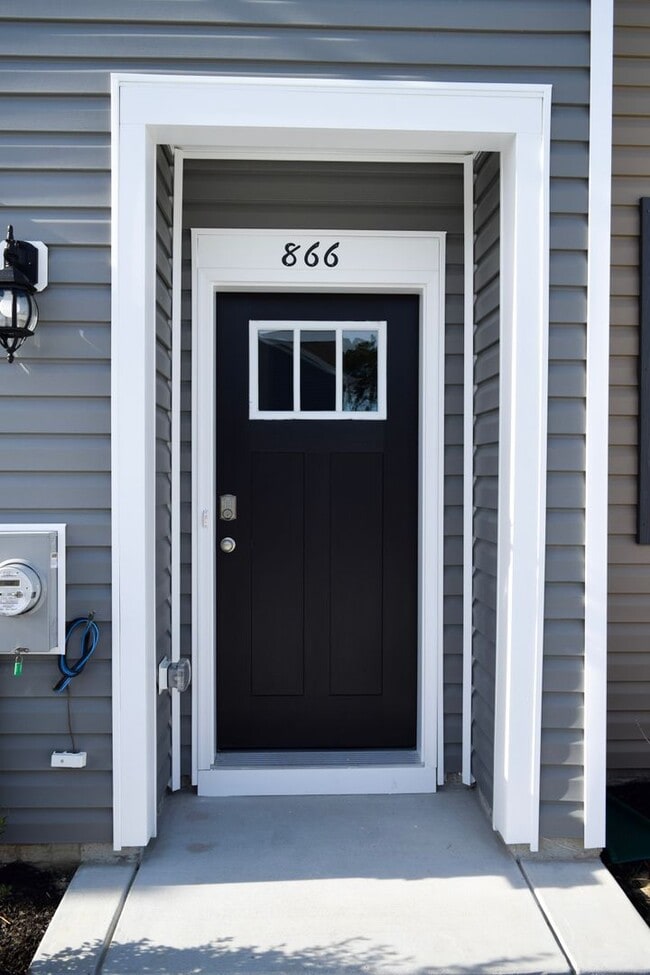 Building Photo - Brand NEW Townhome for Rent!