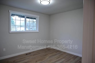 Building Photo - 8742 3rd Ave NW