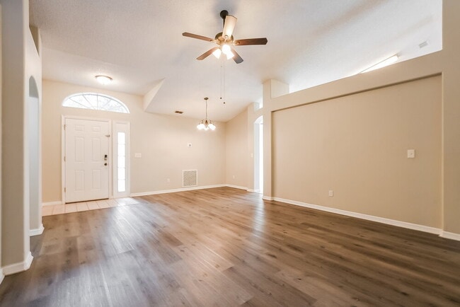 Building Photo - 3844 Becontree Pl