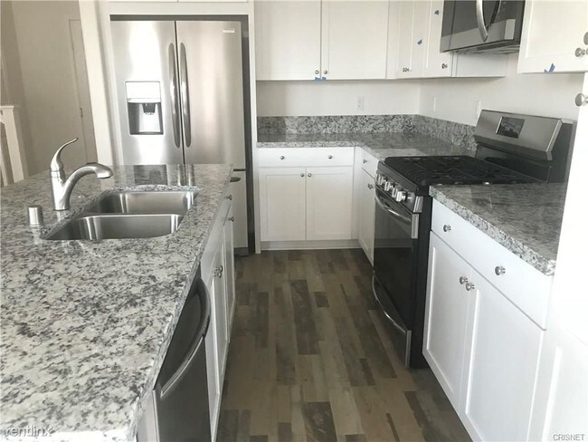 Foto del edificio - 4 br, 3 bath House - 22811 W Maple Way