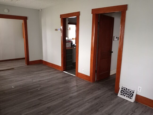 Foto del edificio - Super cute 3BR, 2BTH home with 1car gar cl...