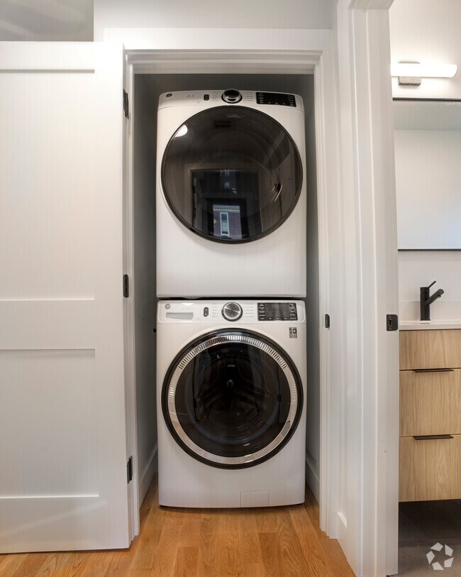 Woodbourne Historic District Houses for Rent with a Swimming Pool