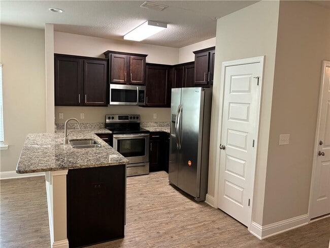 Building Photo - 6720 Spaniel Dr