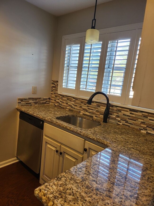 Building Photo - Verner/Northridge school zone.  3 bedroom,...