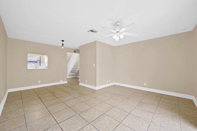 Foto del edificio - 3281 E Golf Blvd