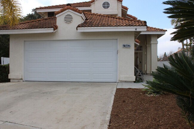 Building Photo - Spacious 4B/3BA House w/ Upgraded Kitchen,...