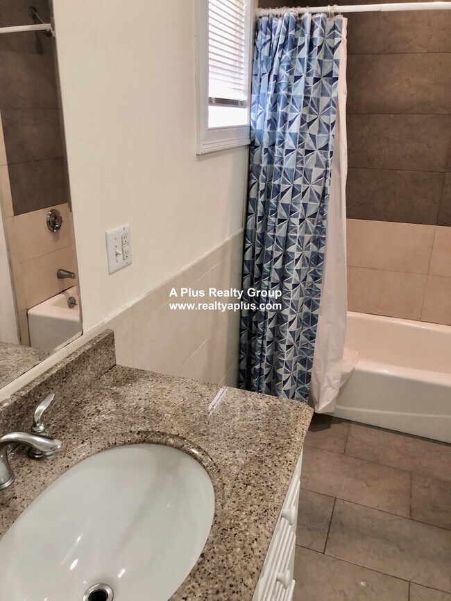 Foto del edificio - 14 Schiller St