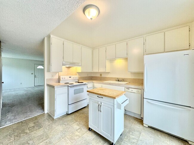 Foto del edificio - Great 2B/1BA Condo w/ Parking and Private ...