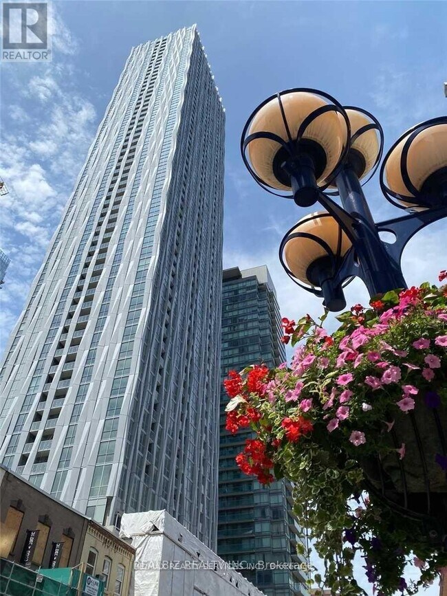 Building Photo - 1 Yorkville Ave