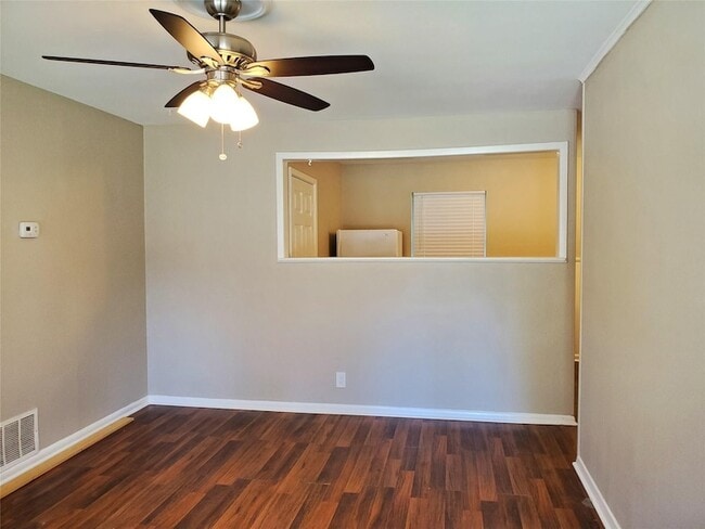 Building Photo - 605 Pershing Dr