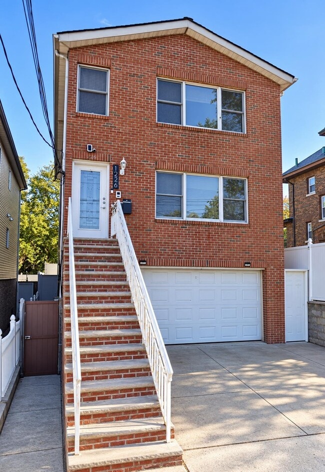 Building Photo - 1226 46th St