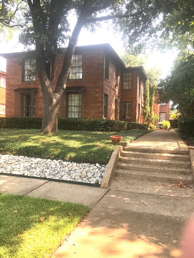 4514 Bowser Ave Unit 1, Dallas, TX 75219 Apartments in Dallas, TX