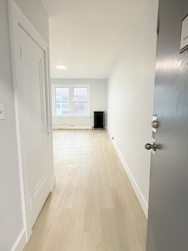 Building Photo - 277 Curry Ave